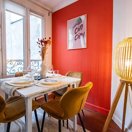Charming In Heart Of * Paris