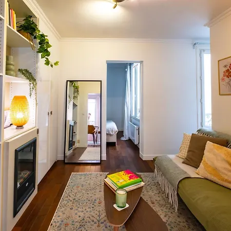 Apartment Charming In Heart Of Paris
